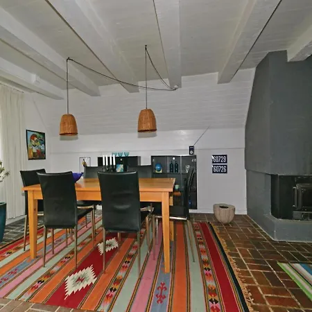 Сasa de vacaciones Three-bedroom Holiday In