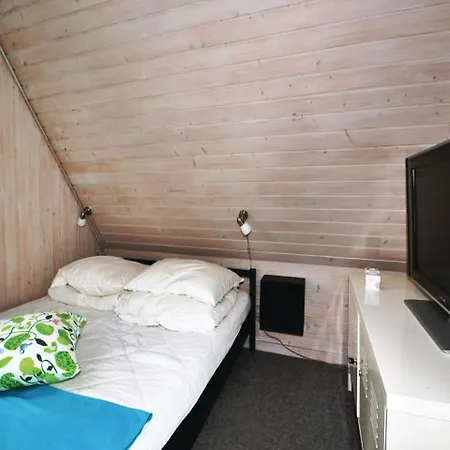 Сasa de vacaciones Three-bedroom Holiday In *